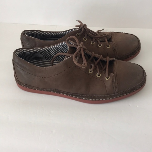 UGG Other - Men’s Ugg Brown leather Shoes Sz.8.5
